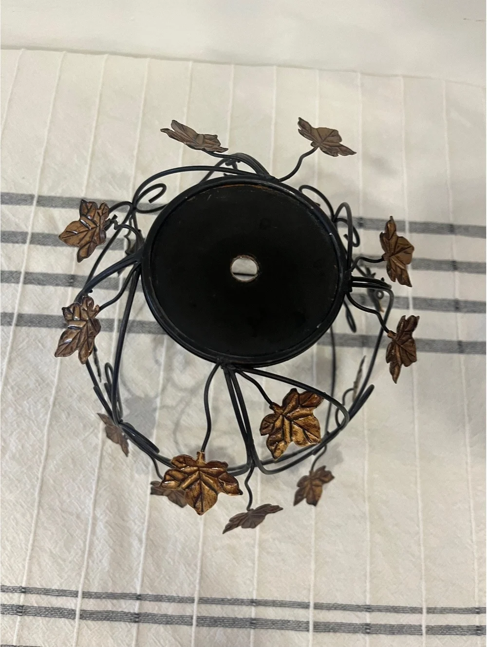 Metal floral wire basket